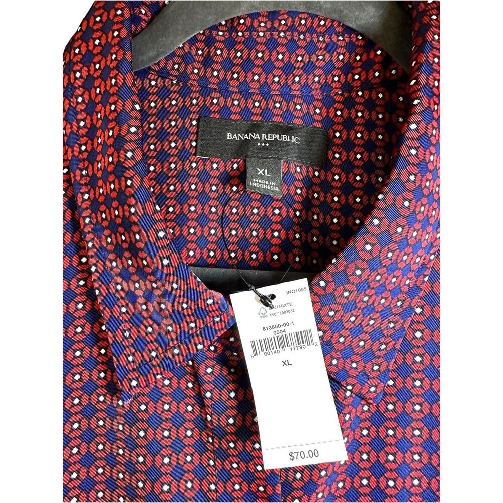 Banana Republic Women Burgundy and Navy Micro-Check Button-Down Shirt - Picture 2 of 4